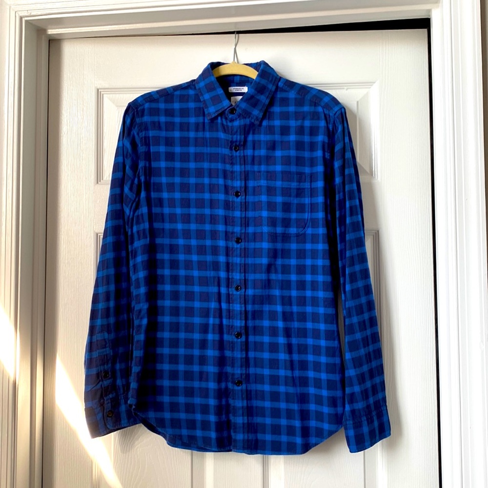 Gap stretch flannel. Perfect for those cool, crisp fall and winter months.